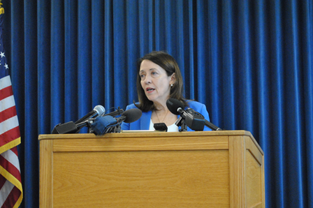 Cantwell, Coast Guard Unveil New “Whale Desk” in Seattle to Help Ships ...